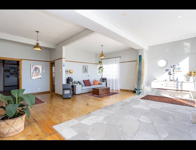 3 BEDROOM FREESTANDING TO LET IN MUIZENBERG